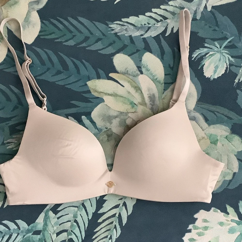 🌿NWOT- Never worn! Victoria’s Secret So Obsessed Wireless Push Up Bra - Picture 2 of 13